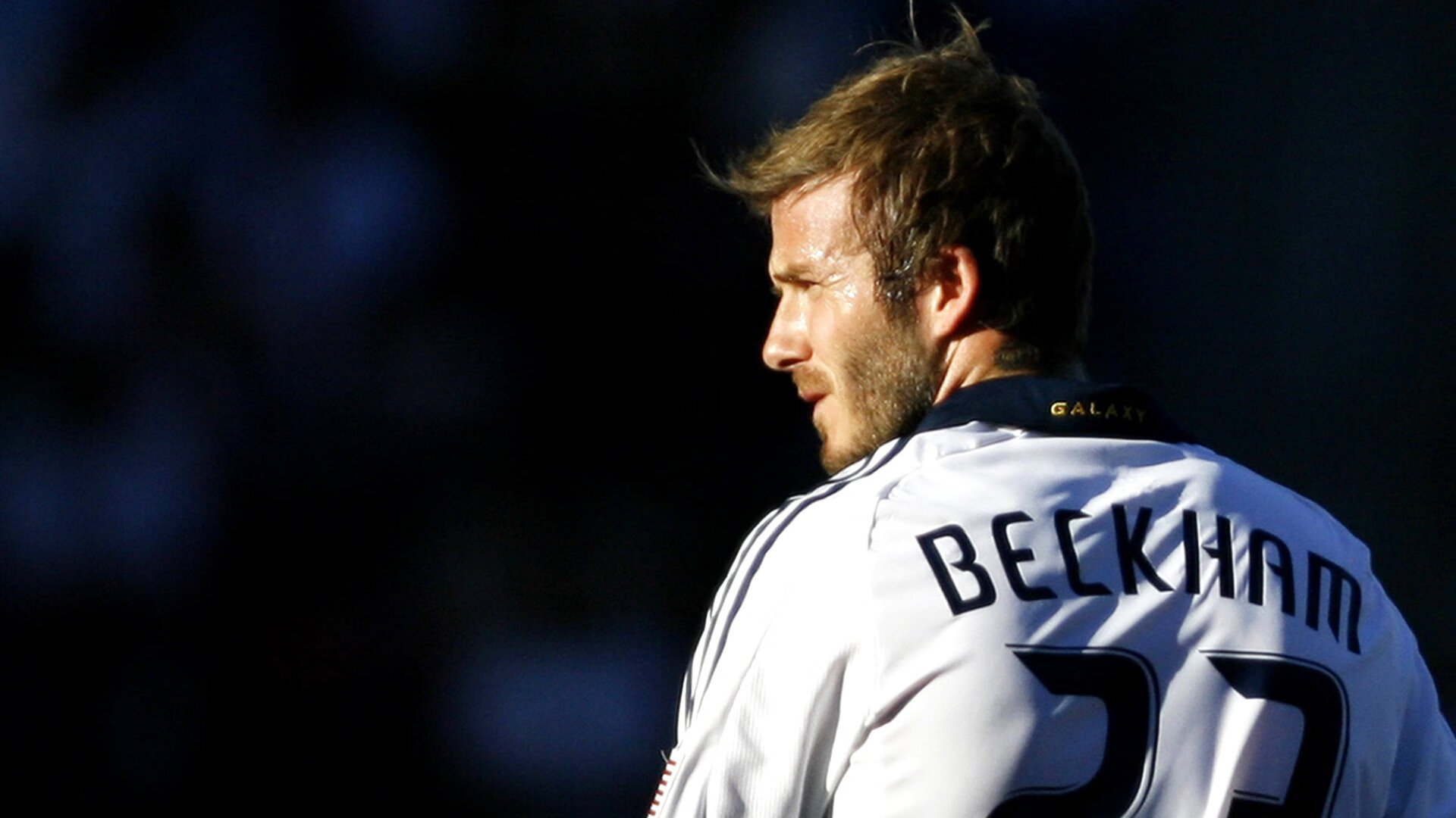 东契奇焦点对战，蒂姆与40激战德国队，比赛规则变更胜负难料，全场沸腾不已